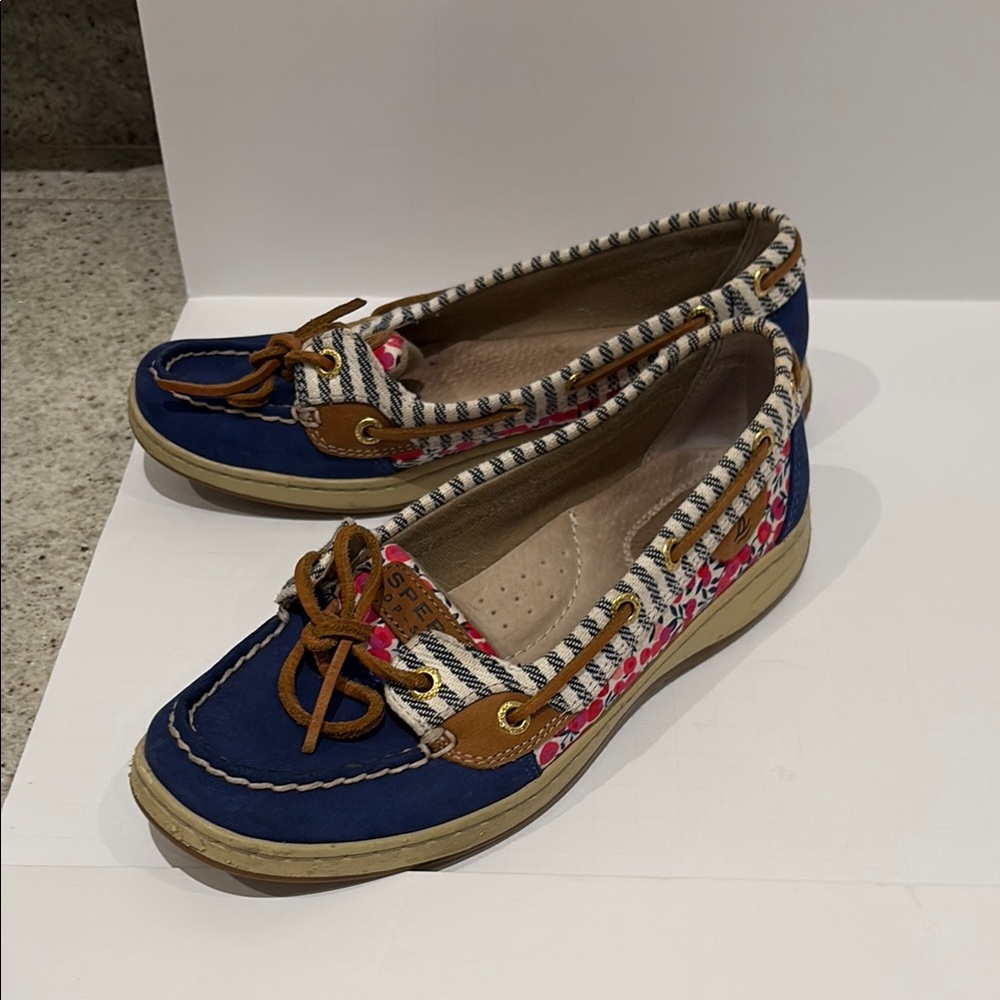 Sperry Women’s Navy Blue Floral Canvas Angelfish Boat Shoes with  Stripes
